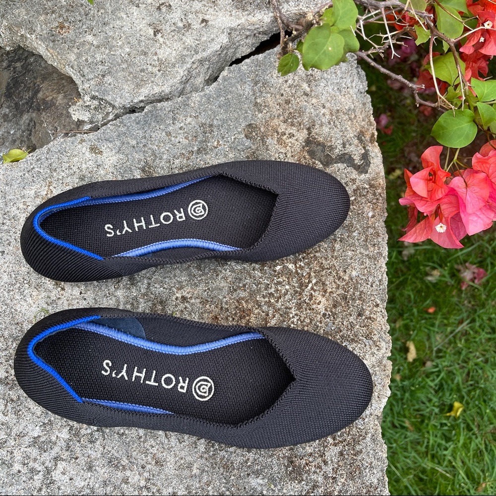 EUC Rothy’s Flats in Black 6.5
